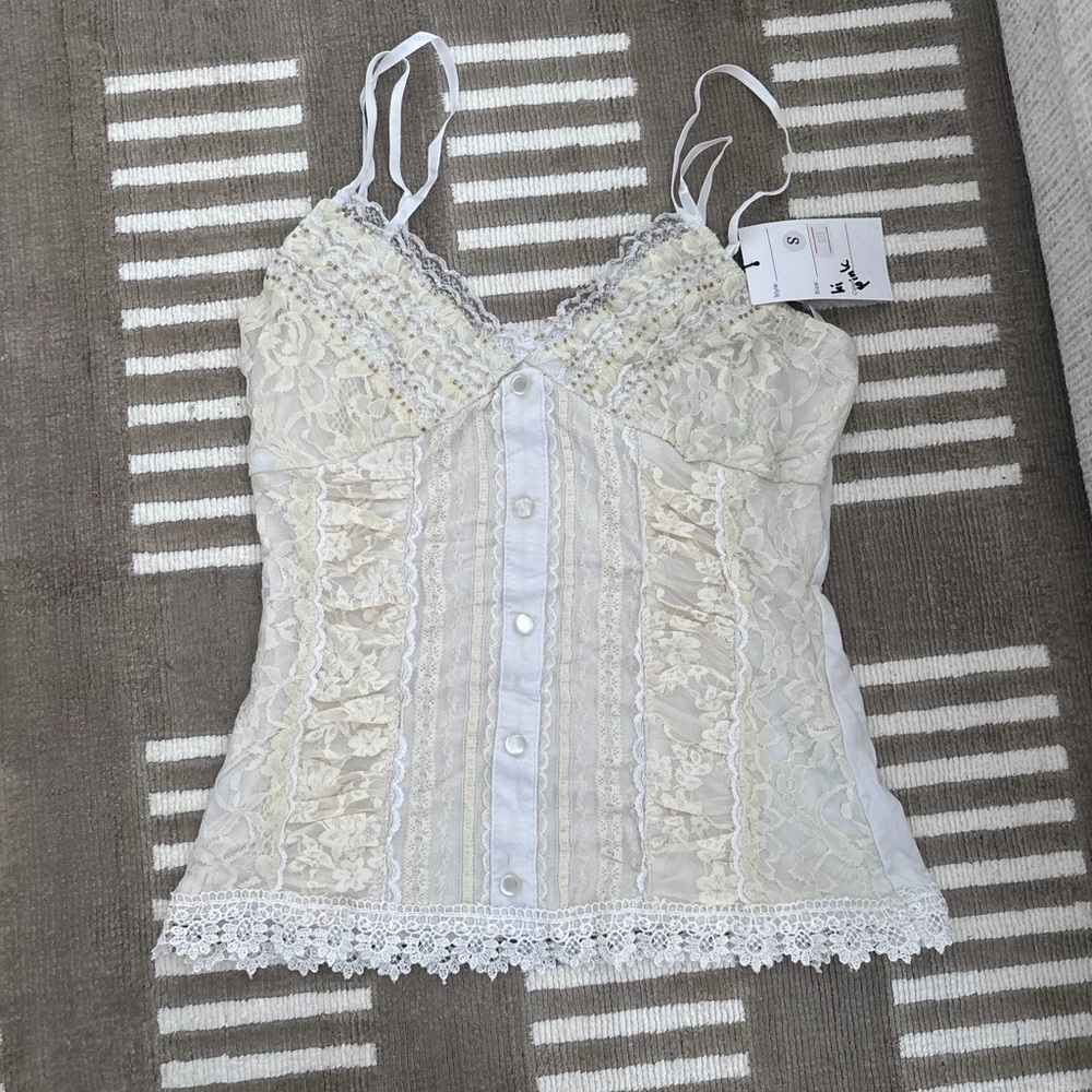 Lace Trim Cream Tank Top